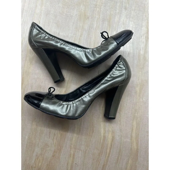 BCBGirls Patent Heels Size 9B Chunky Heel Black Green Bow Runched Side - Picture 1 of 8